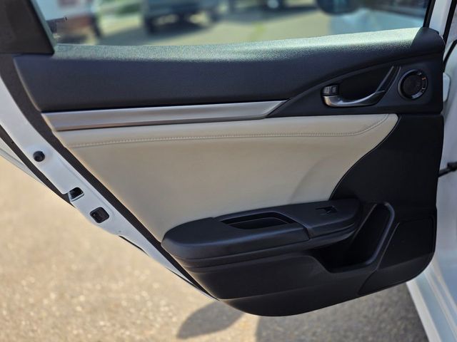 2017 Honda Civic Hatchback EX-L - 22989496 - 19