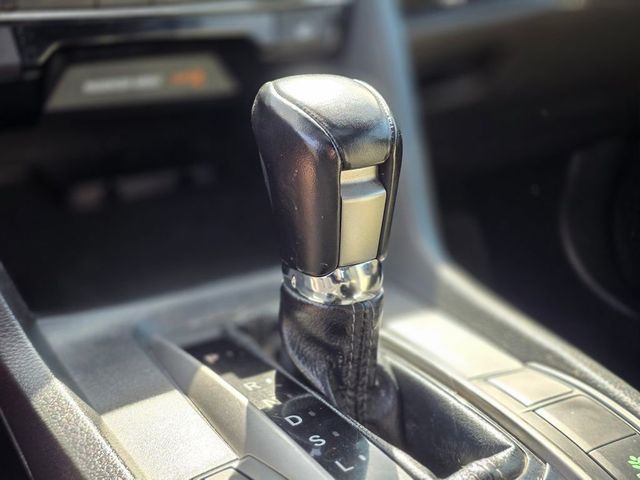 2017 Honda Civic Hatchback EX-L - 22989496 - 29