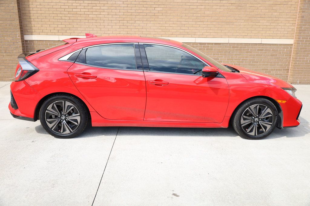 2017 Honda Civic Hatchback EX-L photo 4