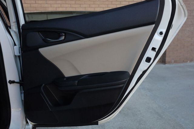 2017 Honda Civic Hatchback Sport - 23097620 - 21