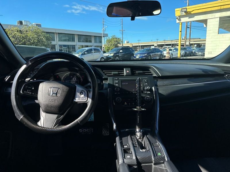 2017 Honda Civic Hatchback Sport CVT - 22959118 - 12