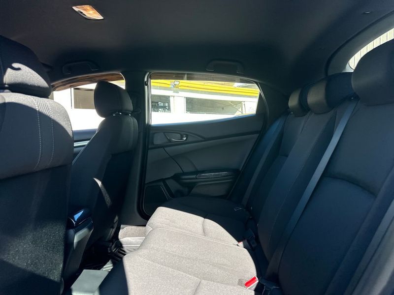 2017 Honda Civic Hatchback Sport CVT - 22959118 - 13