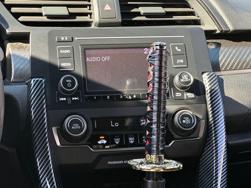 2017 Honda Civic Hatchback Sport CVT - 22959118 - 14