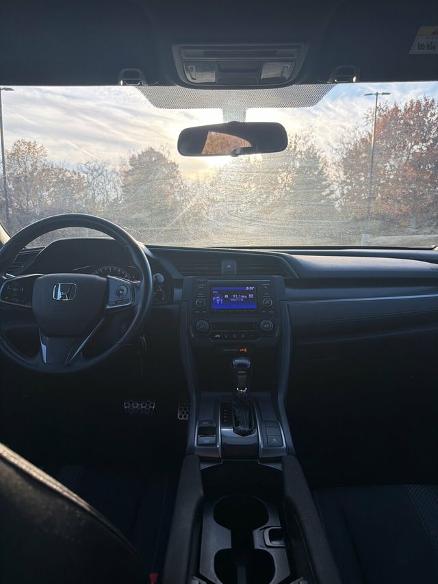 2017 Honda Civic Hatchback Sport CVT - 22946159 - 10