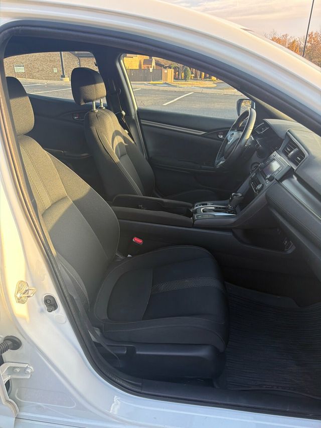 2017 Honda Civic Hatchback Sport CVT - 22946159 - 12