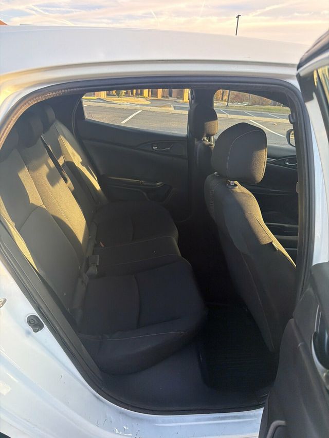 2017 Honda Civic Hatchback Sport CVT - 22946159 - 13