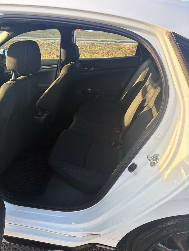 2017 Honda Civic Hatchback Sport CVT - 22946159 - 14