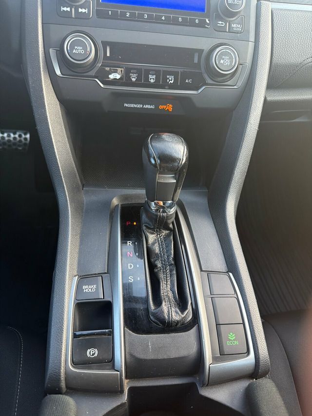 2017 Honda Civic Hatchback Sport CVT - 22946159 - 17