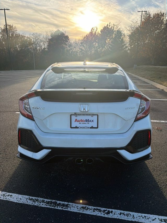 2017 Honda Civic Hatchback Sport CVT - 22946159 - 4