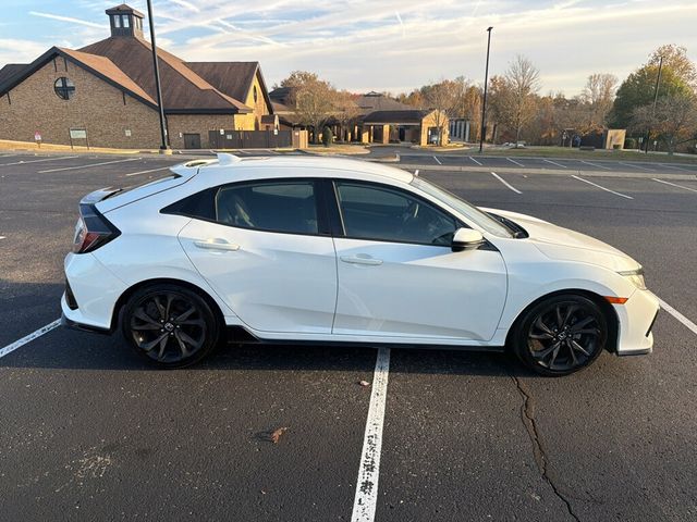 2017 Honda Civic Hatchback Sport CVT - 22946159 - 7