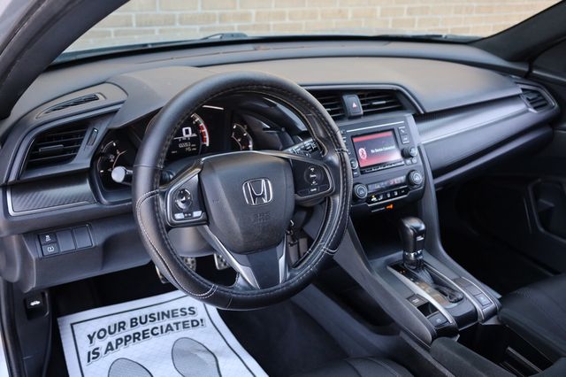 2017 Honda Civic Hatchback Sport CVT - 22947446 - 18