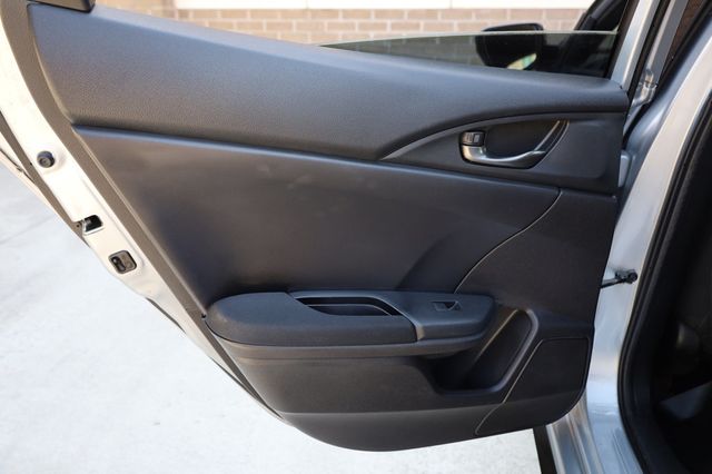 2017 Honda Civic Hatchback Sport CVT - 22947446 - 21