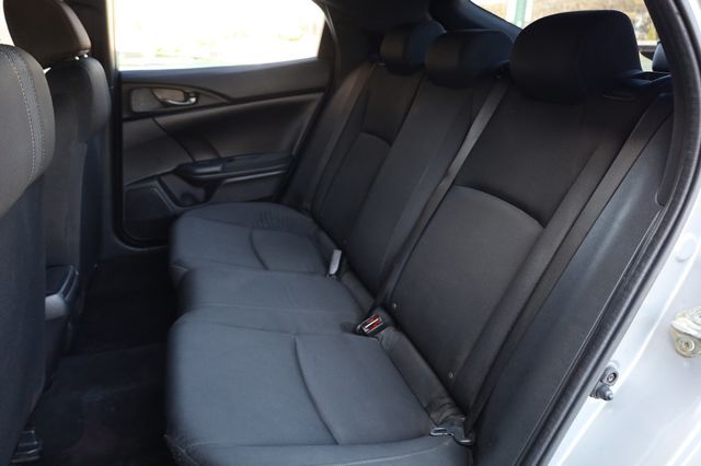 2017 Honda Civic Hatchback Sport CVT - 22947446 - 24