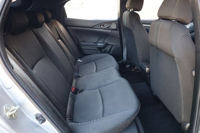 2017 Honda Civic Hatchback Sport CVT - 22947446 - 26