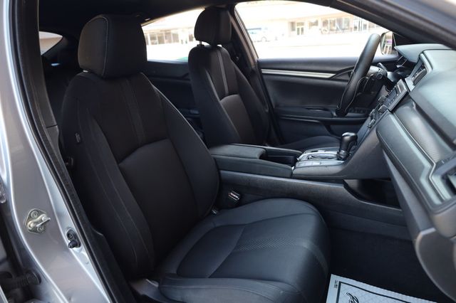 2017 Honda Civic Hatchback Sport CVT - 22947446 - 31