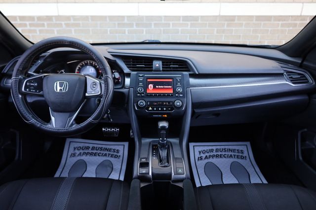 2017 Honda Civic Hatchback Sport CVT - 22947446 - 33
