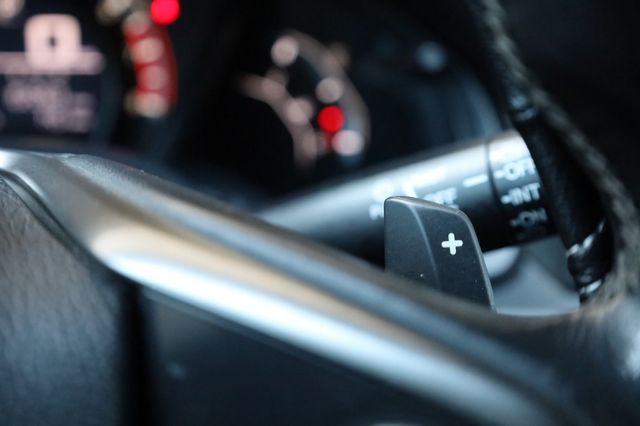 2017 Honda Civic Hatchback Sport CVT - 22947446 - 38