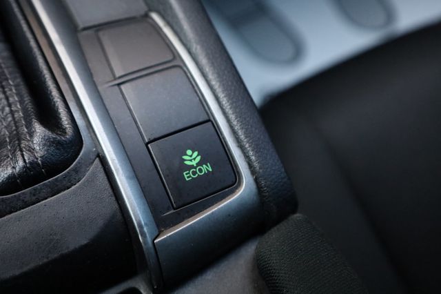 2017 Honda Civic Hatchback Sport CVT - 22947446 - 47