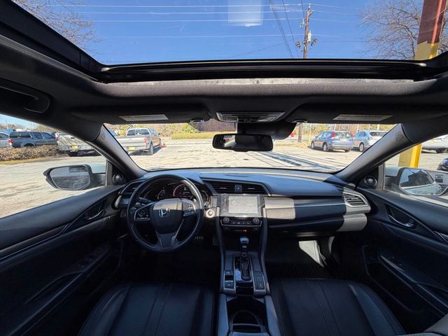 2017 Honda Civic Hatchback Sport Touring CVT - 22982292 - 10