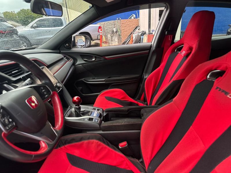 2017 Honda Civic Hatchback Type R Touring Manual - 23036662 - 11