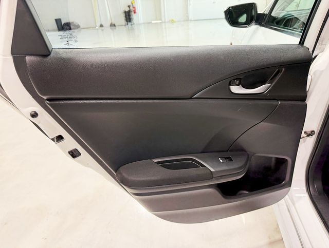 2017 Honda Civic Sedan EX CVT - 22899552 - 31