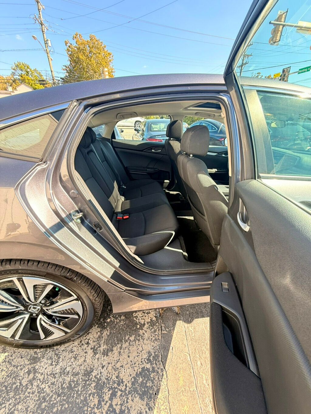 2017 Honda Civic Sedan LocalTrade/EX-T/HeatedSeats/PowerSunroof/BackupCamera - 22927133 - 16