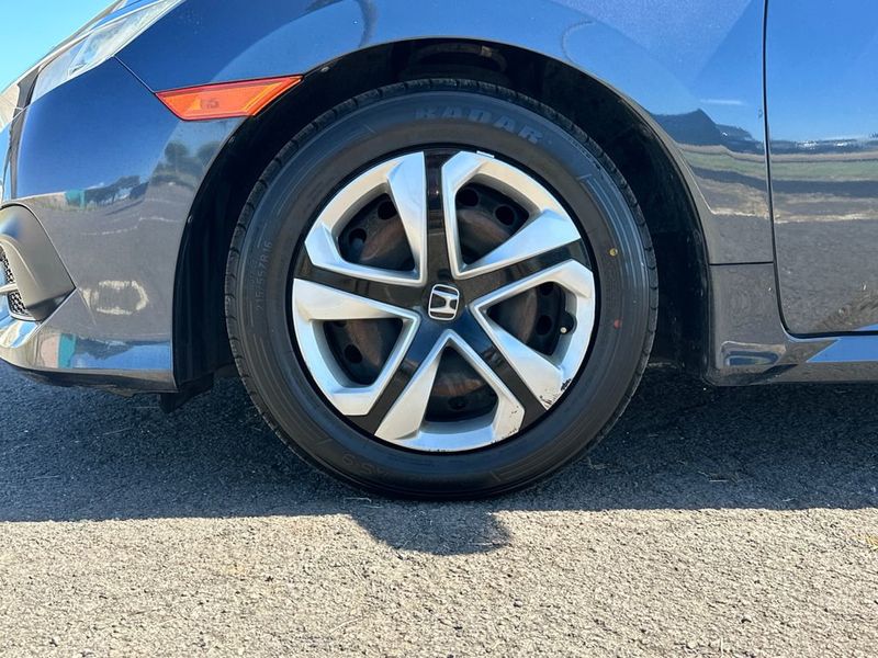 2017 Honda Civic Sedan LX CVT - 23023335 - 10