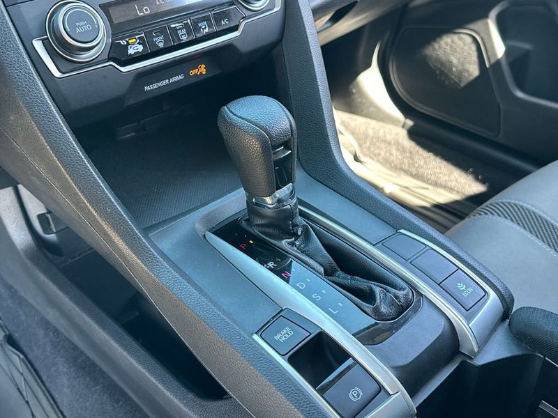 2017 Honda Civic Sedan LX CVT - 23023335 - 16