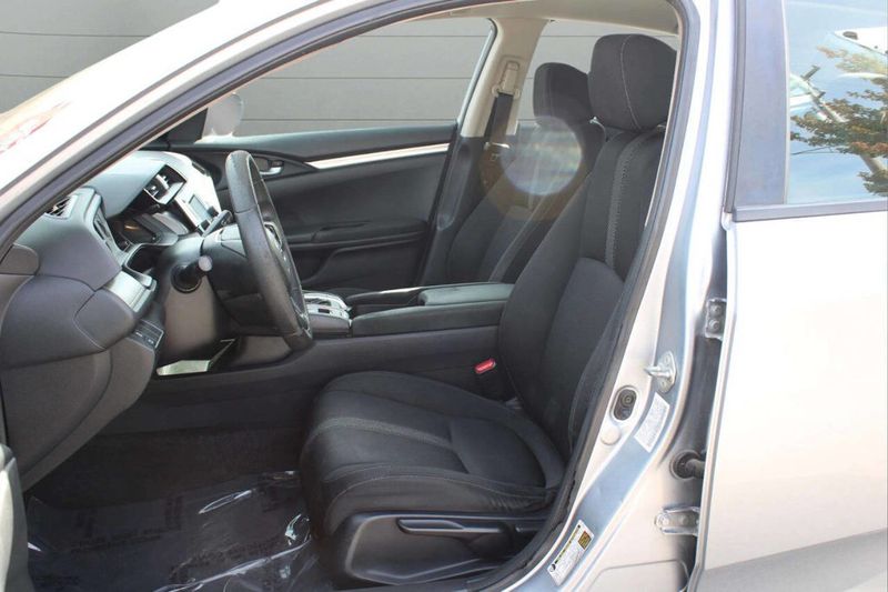 2017 Honda Civic Sedan LX CVT - 22926393 - 11