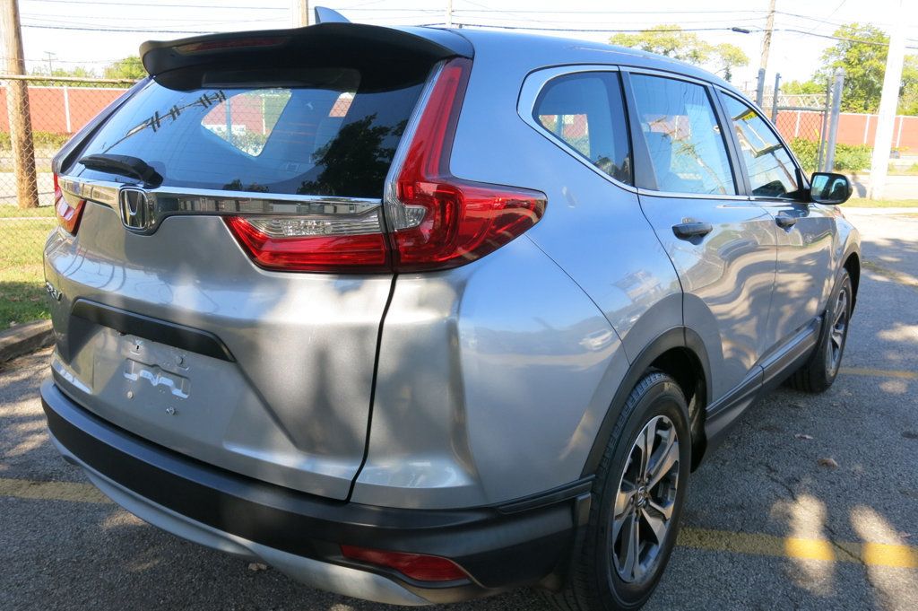 2017 Honda CR-V LX photo 4