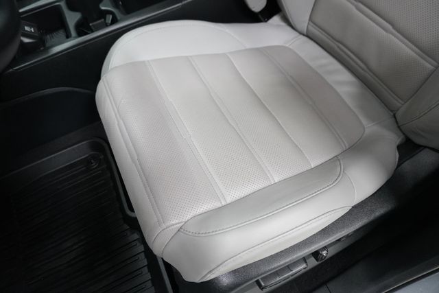 2017 Honda CR-V Touring 2WD - 23007728 - 9