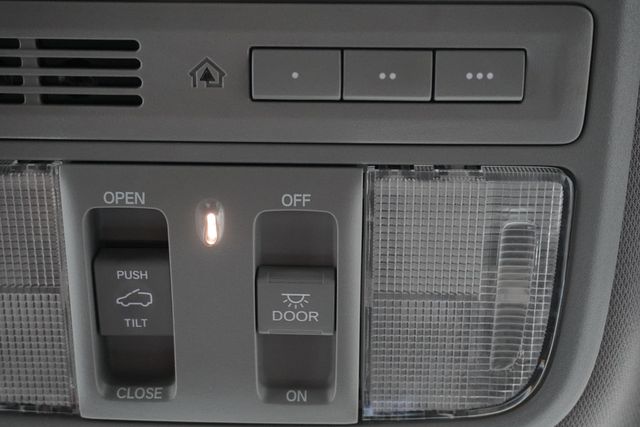 2017 Honda CR-V Touring 2WD - 23007728 - 22