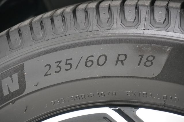 2017 Honda CR-V Touring 2WD - 23007728 - 28