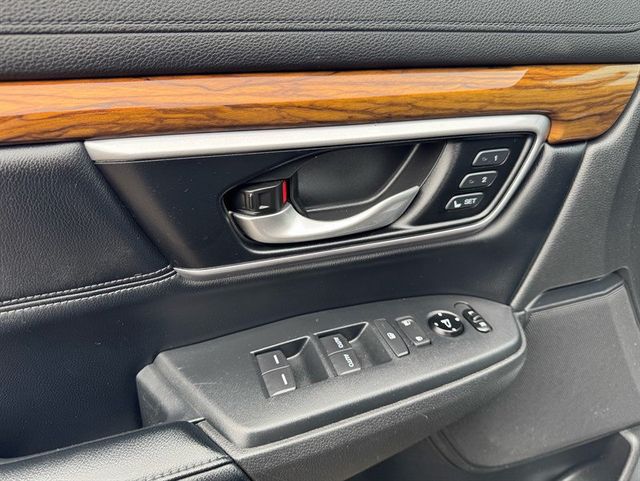 2017 Honda CR-V Touring AWD - 22930894 - 11