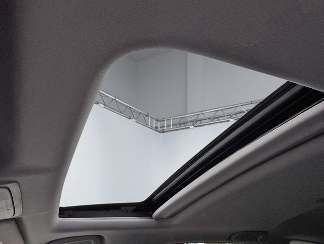 2017 Honda CR-V Touring AWD - 22930894 - 19