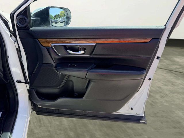 2017 Honda CR-V Touring AWD - 23027916 - 31
