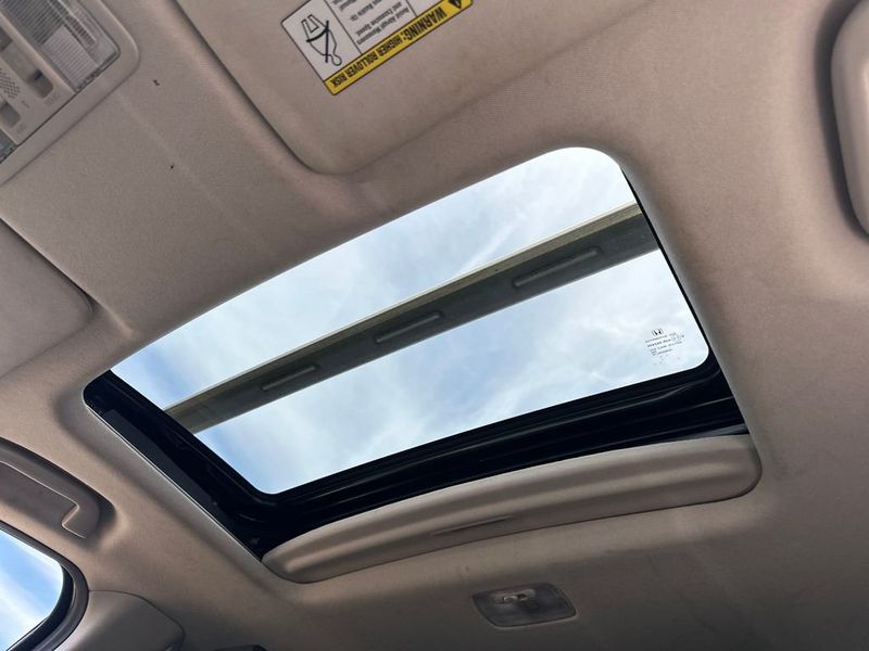 2017 Honda HR-V EX-L Navi 2WD CVT - 23015229 - 18