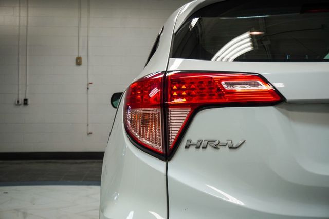 2017 Honda HR-V LX 2WD CVT - 23045891 - 31