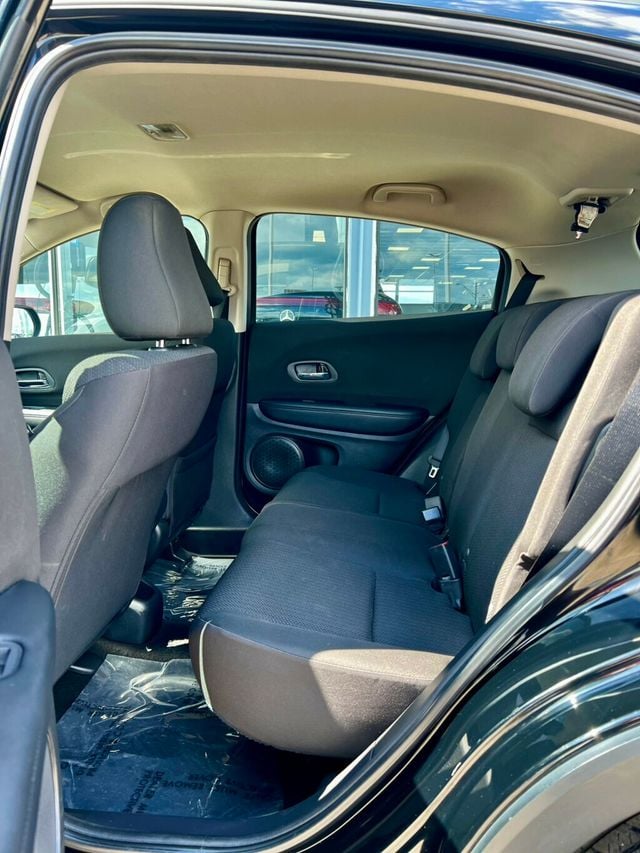 2017 Honda HR-V LX AWD CVT - 23006657 - 17