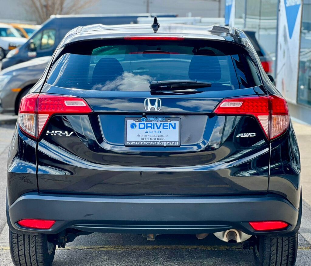 2017 Honda HR-V LX AWD CVT - 23006657 - 32
