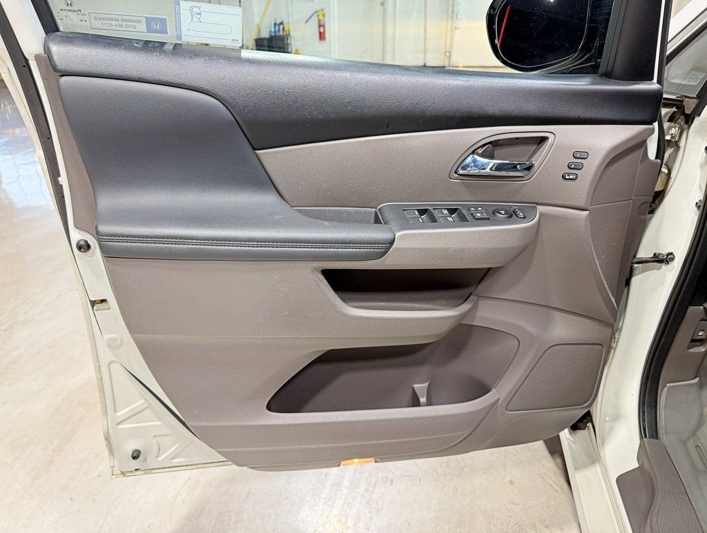 2017 Honda Odyssey  - 22961609 - 35