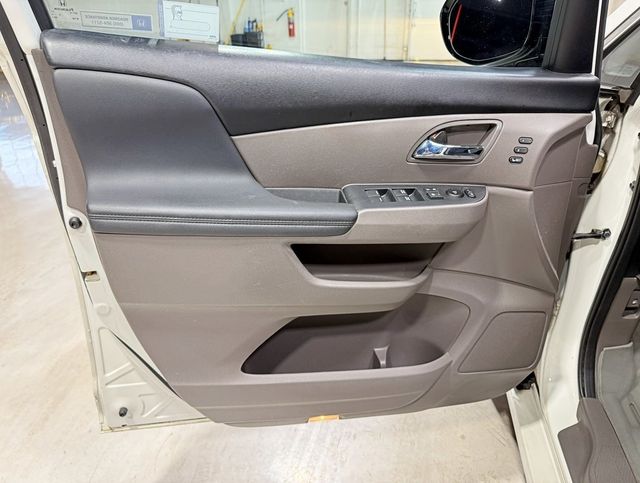 2017 Honda Odyssey  - 22961609 - 35