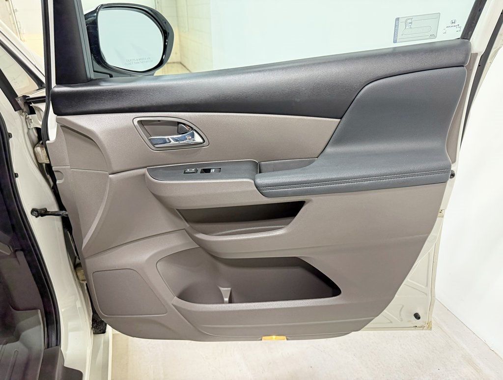 2017 Honda Odyssey Touring - 22961609 - 55