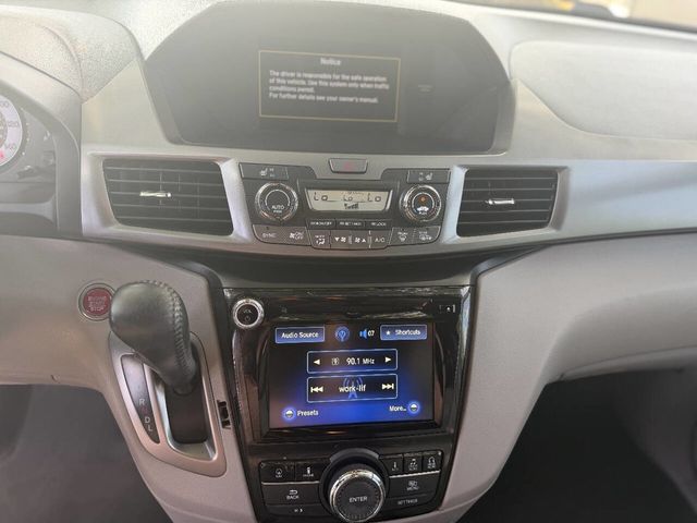 2017 Honda Odyssey Touring 4dr Mini Van - 23061342 - 7
