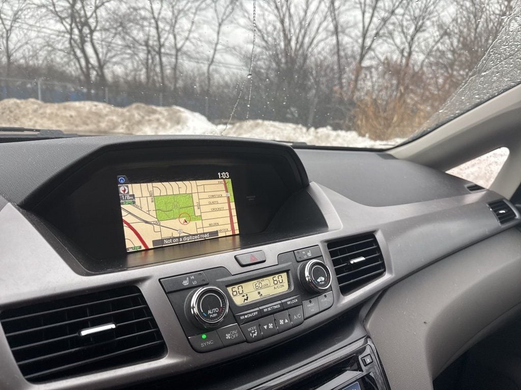 2017 Honda Odyssey Touring Automatic - 22961609 - 16