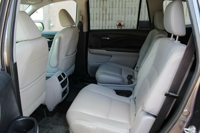 2017 Honda Pilot AWD ELITE LOADED W/ NAVIGATION, REAR DVD, MOONROOF, LEATHER - 23038188 - 28