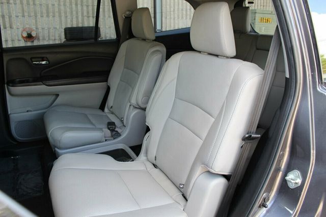 2017 Honda Pilot AWD ELITE LOADED W/ NAVIGATION, REAR DVD, MOONROOF, LEATHER - 23038188 - 29
