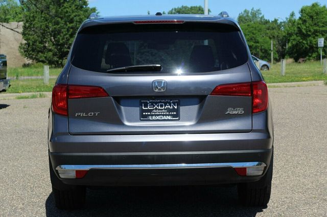 2017 Honda Pilot 4WD Elite's photo