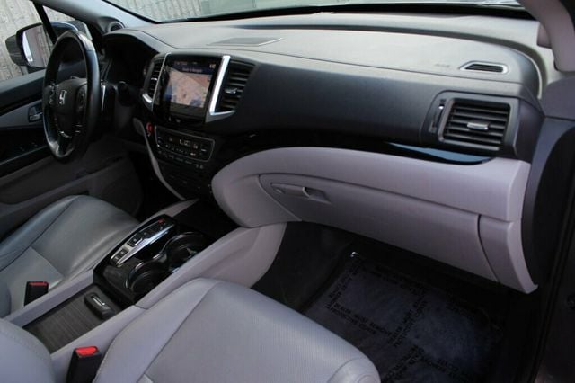 2017 Honda Pilot AWD ELITE LOADED W/ NAVIGATION, REAR DVD, MOONROOF, LEATHER - 23038188 - 8