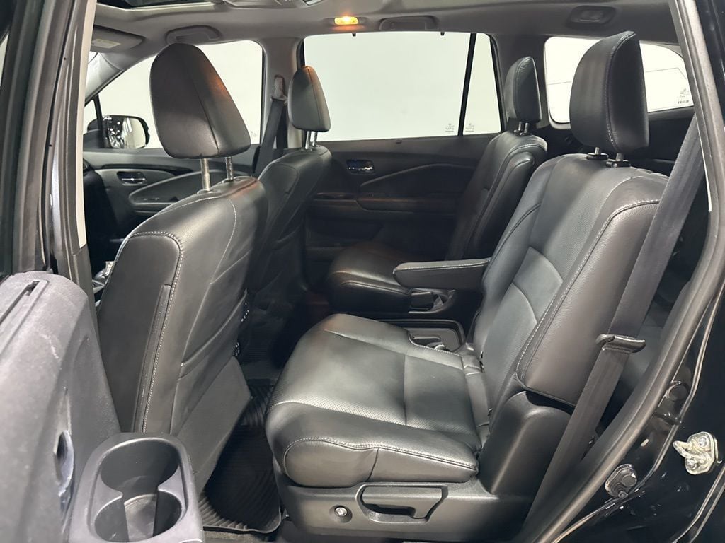 2017 Honda Pilot Elite AWD - 22995076 - 31